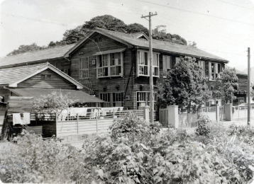 舞鶴学園園舎